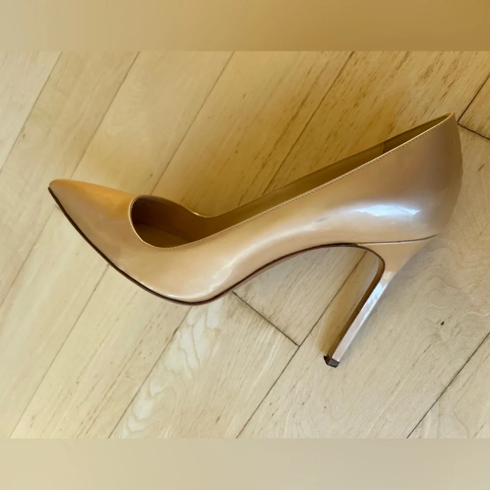 Manolo Blahnik Nude BB 105 Patent Leather Pointed Toe Pumps Size 8 1/2 (38.5 EU)
